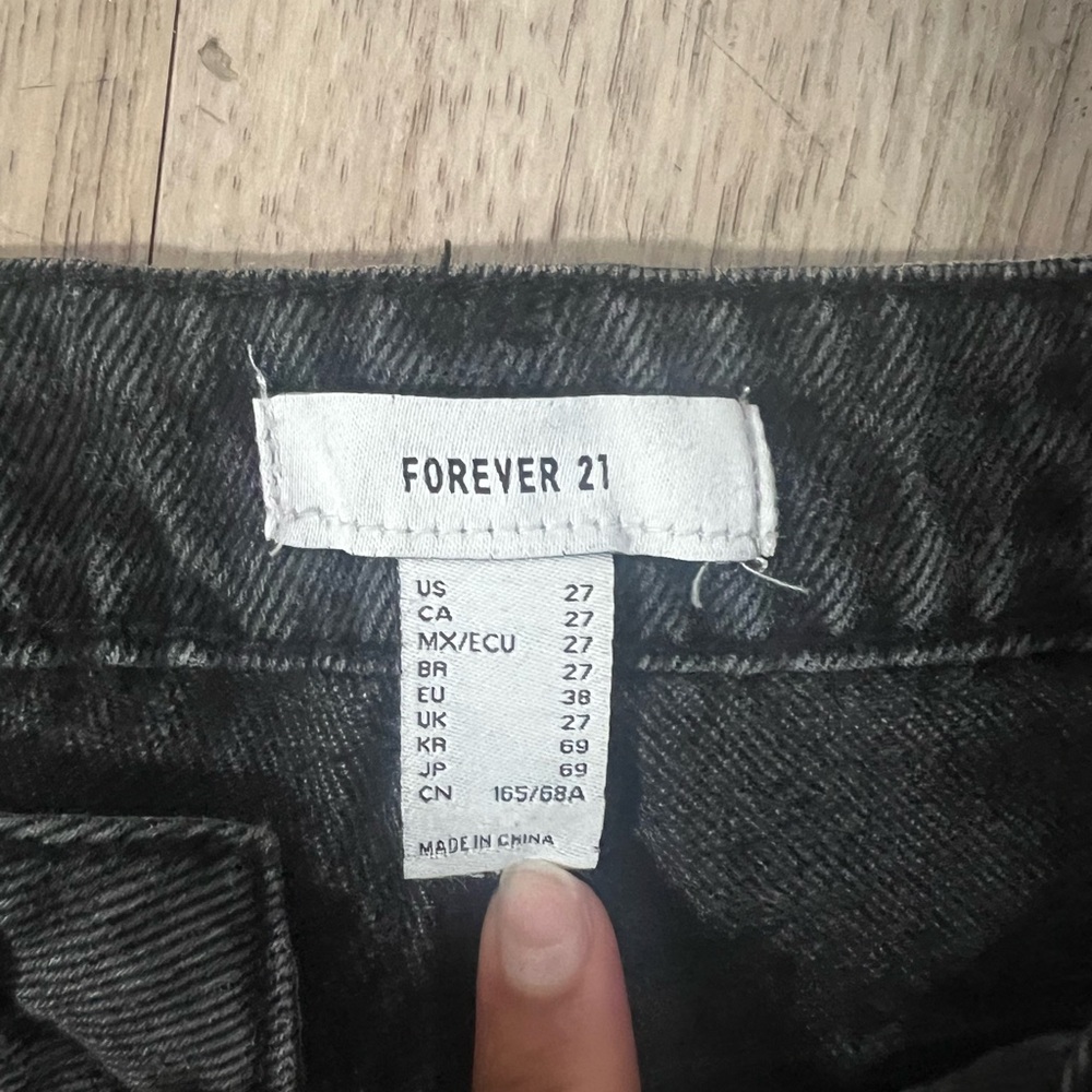 Crisscross Waist 90s Fit Jeans - Picture 4 of 9